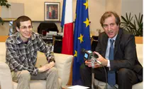Gilad Shalit Meets President Sarkozy in Paris