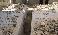 כאלף איש בעלייה לקבר הרצי"ה קוק זצ"ל