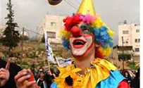 Poll: 55% of Israelis Give 'Mishloach Manot'
