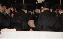 באדיבות אתר 'בחדרי חרדים' Реувен Ривлин отдал долг памяти великому раввину