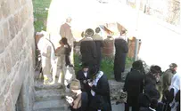 המונים עלו לקבר עתניאל בן קנז בחברון