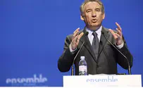 Sarkozy Must Move Right And Left Simultaneously To Beat Hollande