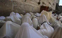 Israel news photo: Flash 90 70,000 at Kotel for Priestly Blessing