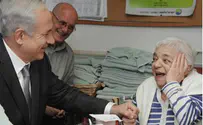 ניצולי שואה לנתניהו: תודה על הביקור