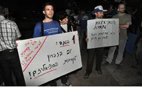 Counter May 1 Protest Turns into Confrontation