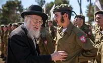 פרס יפגש עם החיילים החרדים 