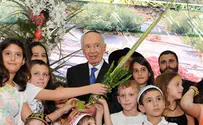 נשיא המדינה קישט את הסוכה עם ילדי ירושלים
