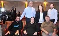 הנשים מאמריקה ביקרו בערים שהופגזו בדרום