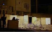 PA Arabs Riot, Attack Israeli Soldiers in Hevron