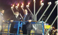Yoni Kempinski Hanukkah: U.S. Ambassador and Chabad Hassidim Light up Tel Aviv