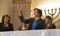 Playwright: for Jews, Voting Republican is 'Treason'
