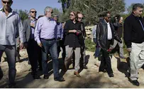 לבני בקבר בן גוריון: הציונות בסכנה