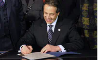 New York's Cuomo Signs New Tough Gun Laws