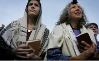 תיעוד: אלפי חרדים מול עשרות 'נשות הכותל'