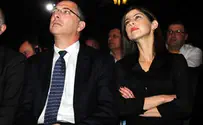 גאולה אבן בגילוי נאות מאוד
