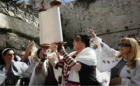 Flash90 NY Rabbi Criticizes Women of the Wall, Hareidi Thugs