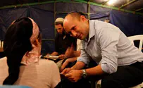 אישי חזני - סטודיו מרקם. Вдова Эвьятара Боровски – Беннету: остановите террор на дорогах!