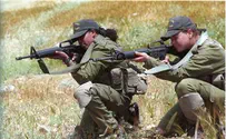 על צה"ל לבחור: נשים או חרדים