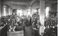 INN: CC Israel's History in Pictures: Factory, Holon 1920