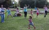 65 Years Young: One Third of Israelis Aged 17 and Under in 2012