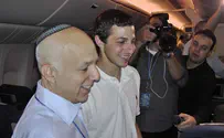 Arutz Sheva NBN Flight Exclusive: Gilad Shalit Welcomes and Praises New Olim