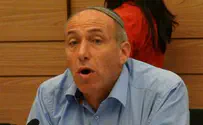"פרס מנצל את הבמה להשמעת מחלוקות"