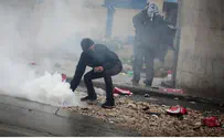 Soldiers Targeted with Rocks, Bombs During Arrest