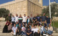 Slain Soldier's Family Visits Hevron, Where He was Shot