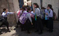 הורי התלמידות: להוציא העובדים הערבים מבי"ס