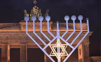 תיעוד: נרות חנוכה בשער הניצחון בברלין
