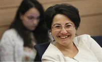 Watch: Passerby Gives Hanin Zoabi a Piece of His Mind