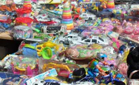 Зрители бросили на лед почти 26 тысяч плюшевых мишек
