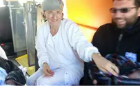 Volunteer Delivers Baby in Snowy Traffic Jam