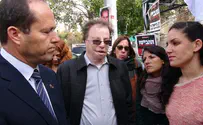 Баркат сказал, что попытается помочь семьям жертв террора