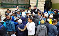 Tens of Thousands of Children Pray for Jonathan Pollard