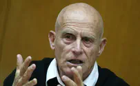 "לצוררת שולמית אלוני נתנו ד"ר כבוד"