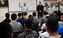 יעלון למתגייסים חרדים: לא מאמין בגיוס בכפייה