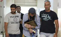 Chief Rabbis Asked 'Help My Jailed Son Keep the Shabbat'