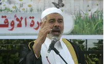 Hamas Tells Abbas Elections Spell End of Peace Talks