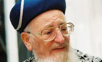 תפילה עם משפחות החטופים על ציון הרב אליהו
