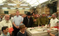 Hezki Ezra Watch: Rabbi Lau Leads Prayer for Kidnapped Teens