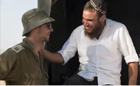 Watch: Chabad 'Mitzvah Tank' Joins Troops at the Front Line