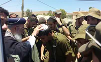 כשהרב עמאר בירך את הלוחמים