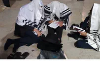 Thousands Mark Tisha B'Av at Kotel