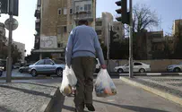 Bennett, Peretz Compromise on Plastic Bag Law