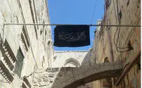 Al Qaeda Flags Continue to Fly Near Temple Mount