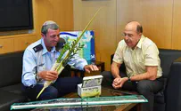החלטנו פה אחד: אורון - חלל   