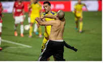 Видео: как был сорван матч чемпионата Израиля по футболу