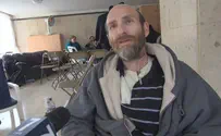 נאבק עם המחבלים וזרק עליהם סטנדר