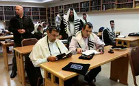 שגריר ארה"ב התפלל בבית הכנסת בו בוצע הטבח